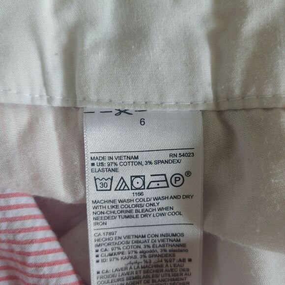 Old Navy Everyday Shorts Size 6 – Classic High Rise Summer Staple - Picture 4 of 5